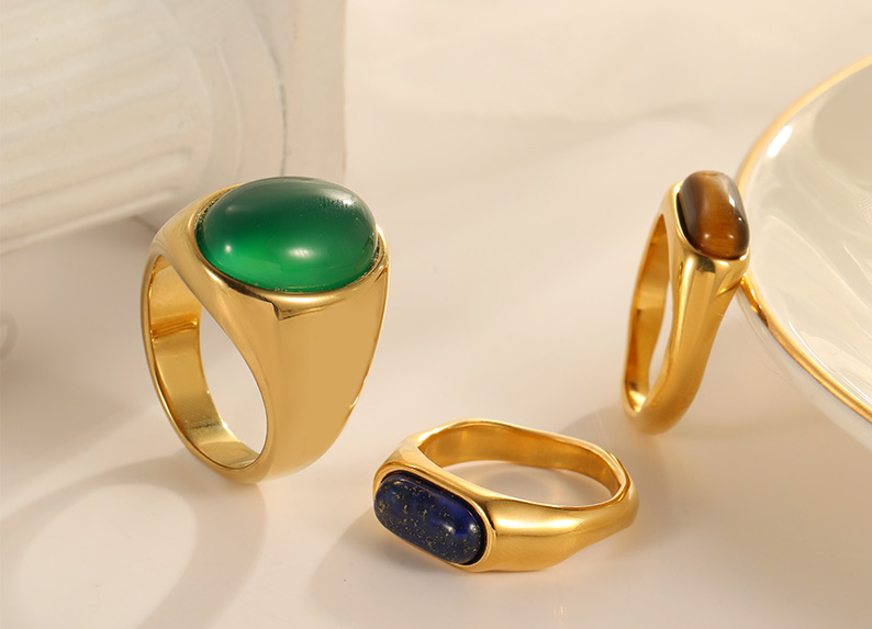 When Should Women Wear Emerald Rings?
