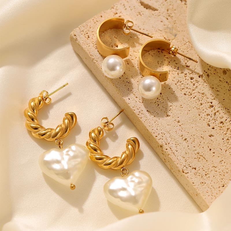 Customized Heart-Shaped Round Pearl Half-Open Earrings E932-GO