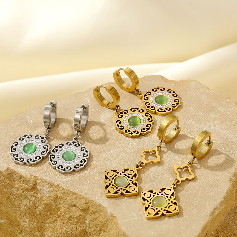 2023 Wholesale Gold Plated and Steel Round floral jewel pendant earrings Stainless Steel Women Hoop Earrings