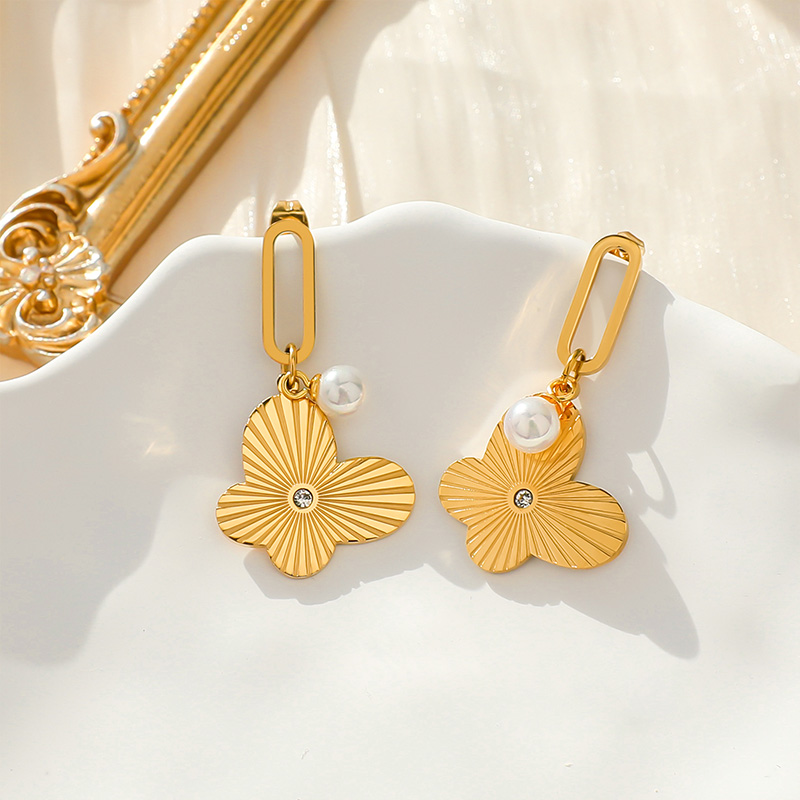 2023 Wholesale Gold Plated Butterfly-shaped Pearl Pendant Geometry Stud earrings