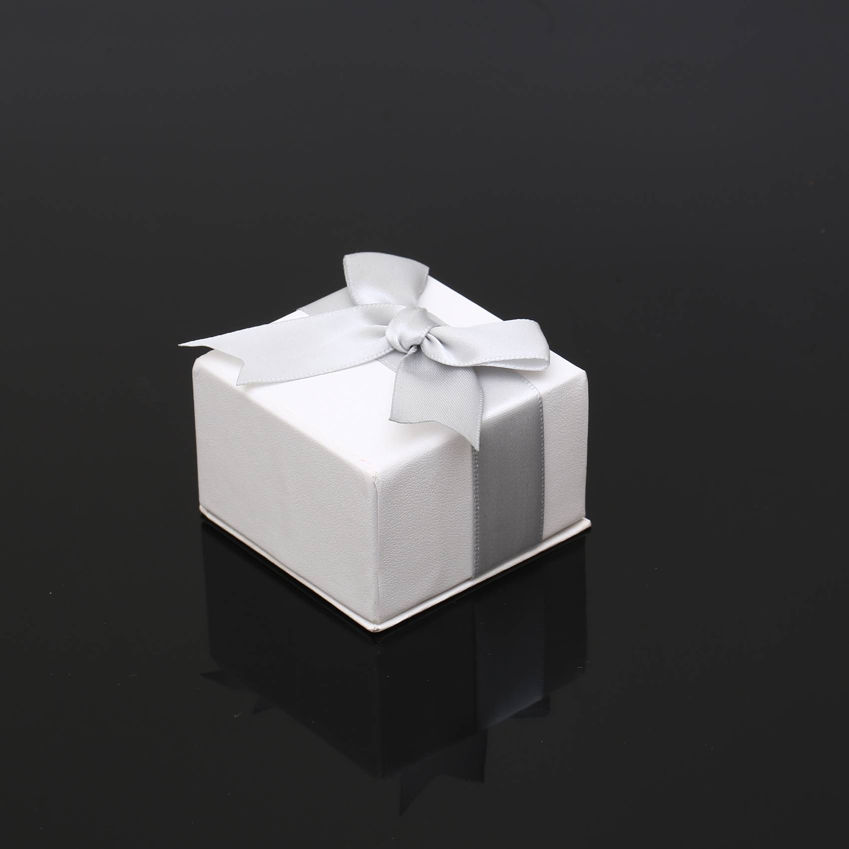 Custom color grey bow white packing box