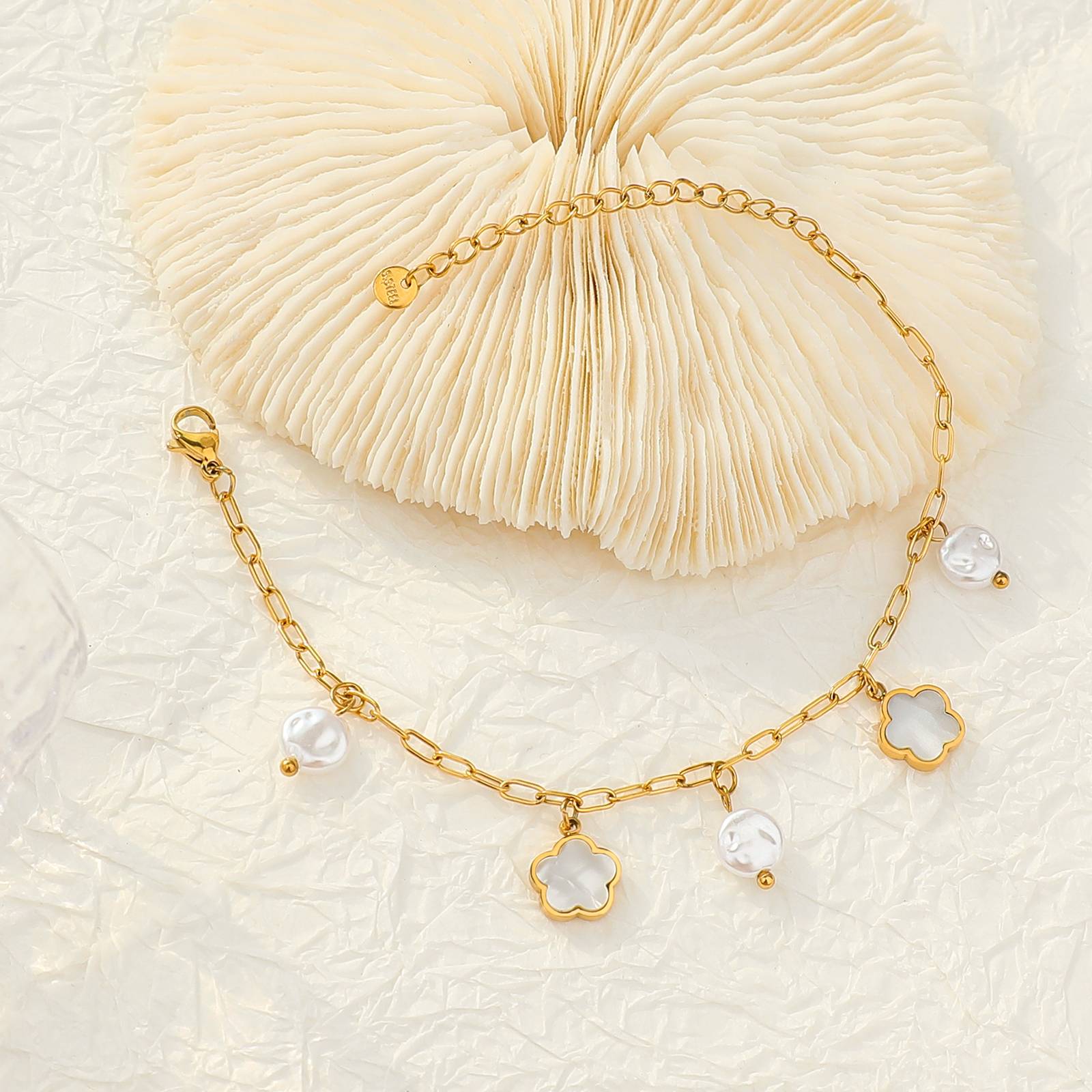 Factory wholesale pearl flower pendant bracelet