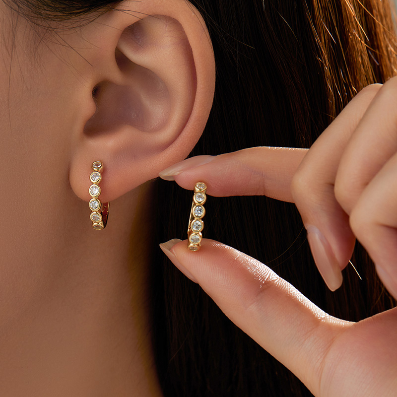 Hot sale shiny 925 silver zircon hoop earrings