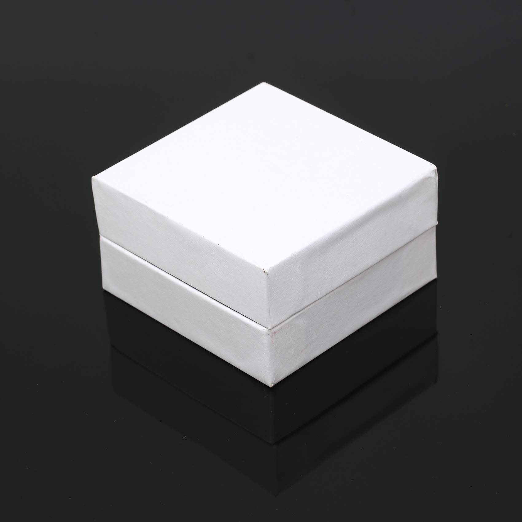 Custom color various size white packing box